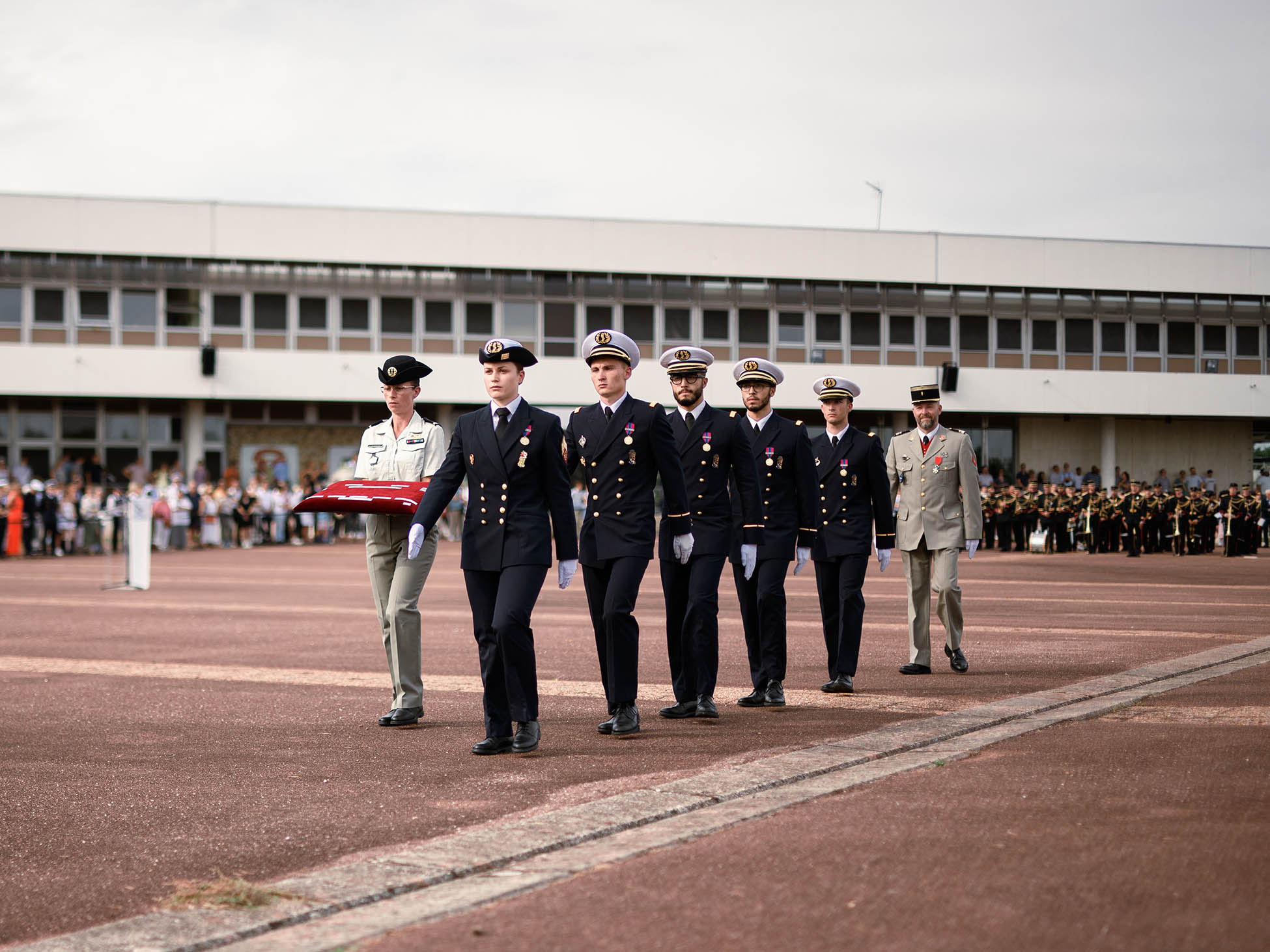 retour-sur-la-c-r-monie-de-pr-sentation-aux-drapeaux-coles